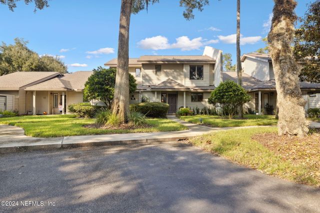98 PLAYERS CLUB VILLAS Road, Ponte Vedra Beach, FL 32082