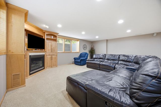4847 2nd Street SW, Moorhead, MN 56560