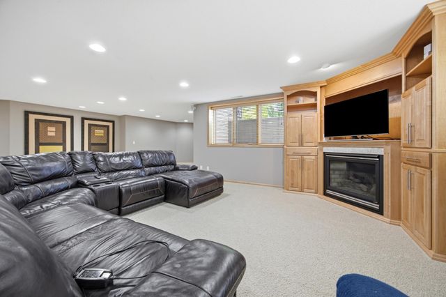 4847 2nd Street SW, Moorhead, MN 56560