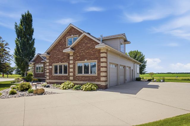 4847 2nd Street SW, Moorhead, MN 56560