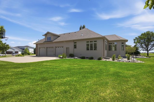 4847 2nd Street SW, Moorhead, MN 56560