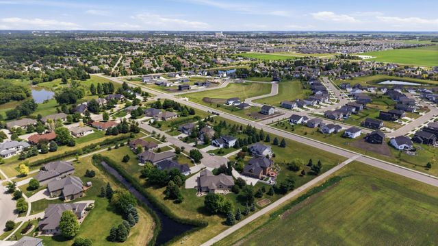 4847 2nd Street SW, Moorhead, MN 56560