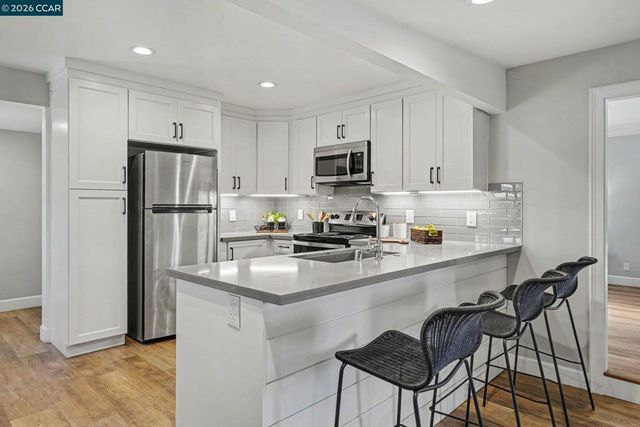 1543 American Beauty Dr, Concord, CA 94521