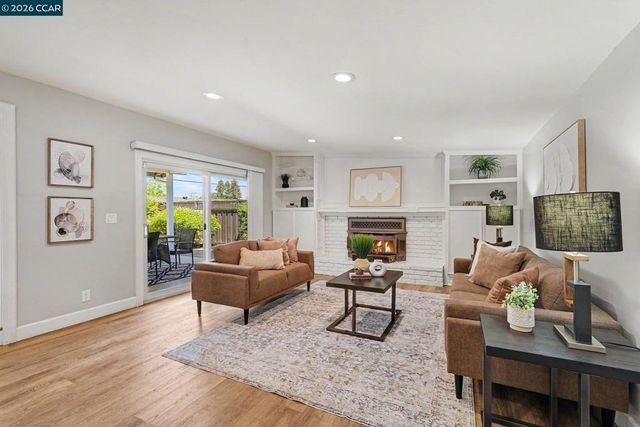 1543 American Beauty Dr, Concord, CA 94521