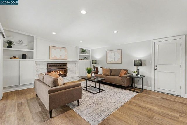 1543 American Beauty Dr, Concord, CA 94521
