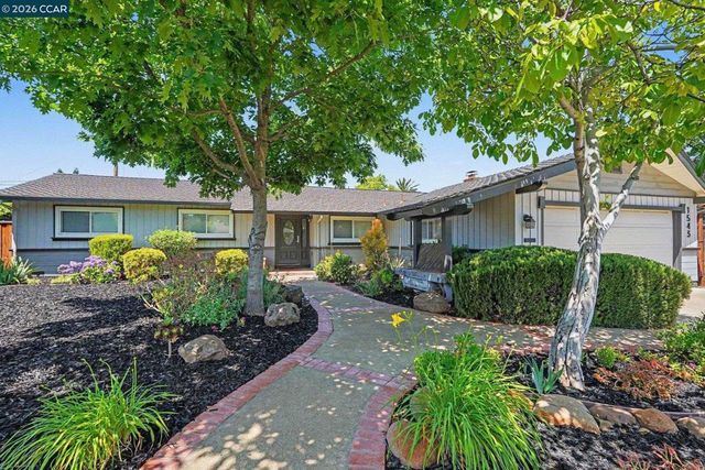 1543 American Beauty Dr, Concord, CA 94521