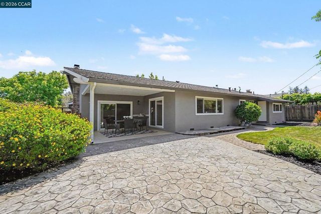 1543 American Beauty Dr, Concord, CA 94521