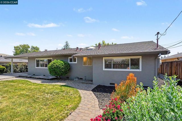 1543 American Beauty Dr, Concord, CA 94521