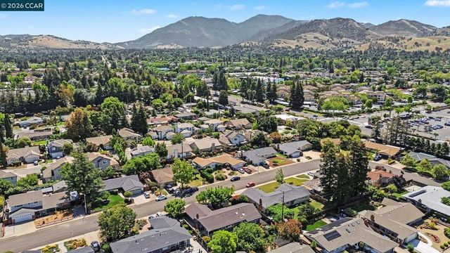 1543 American Beauty Dr, Concord, CA 94521