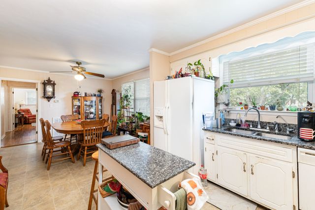 2032 Whitland Dr, Clarksville, TN 37043