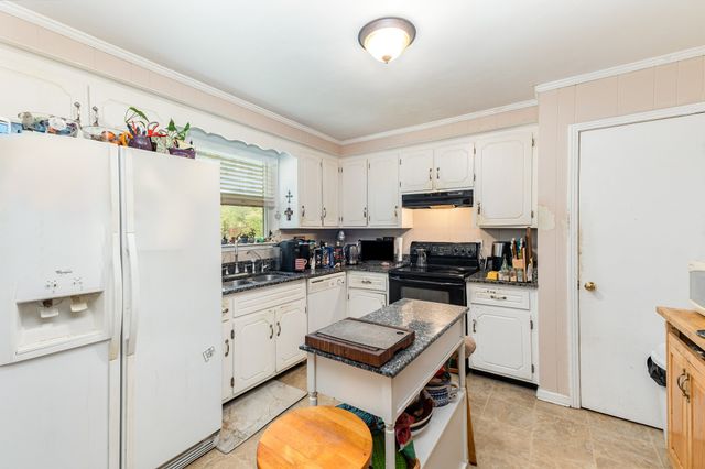 2032 Whitland Dr, Clarksville, TN 37043