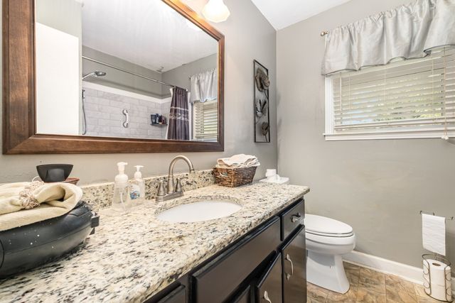 2032 Whitland Dr, Clarksville, TN 37043