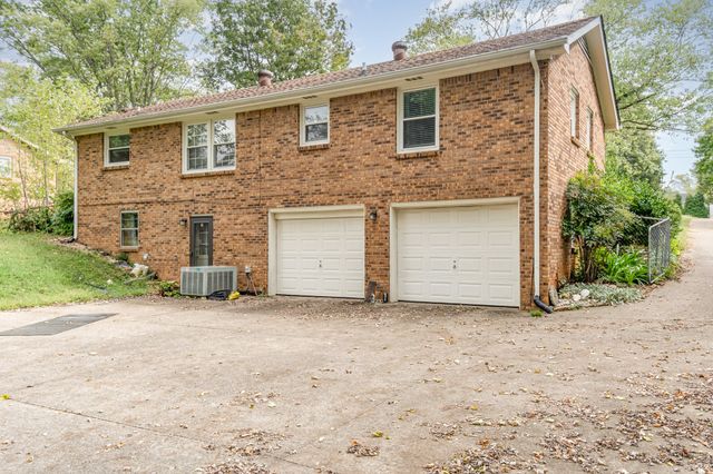 2032 Whitland Dr, Clarksville, TN 37043