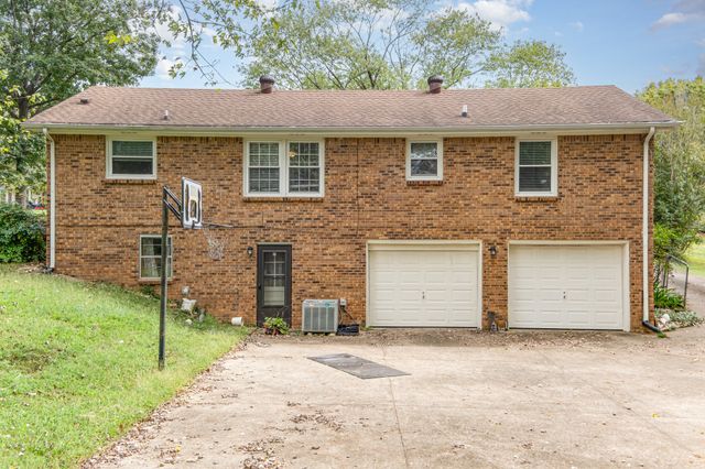 2032 Whitland Dr, Clarksville, TN 37043