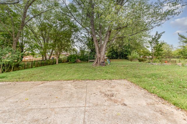 2032 Whitland Dr, Clarksville, TN 37043