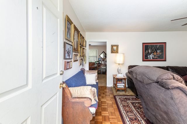 2032 Whitland Dr, Clarksville, TN 37043