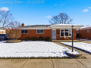 25300 Loretta Avenue, Warren, MI 48091