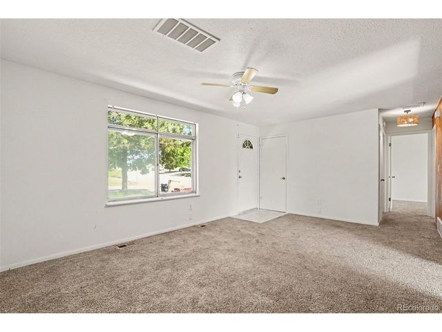 3034 S Laredo Cir, Aurora, CO 80013