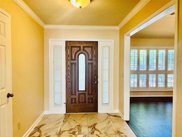 8815 Crazy Horse Trail, Houston, TX 77064