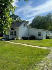 1290 Old Porter Road, Chesterton, IN 46304
