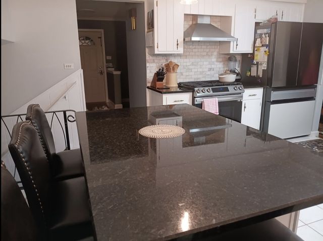 16916 Kimbark Avenue, South Holland, IL 60473