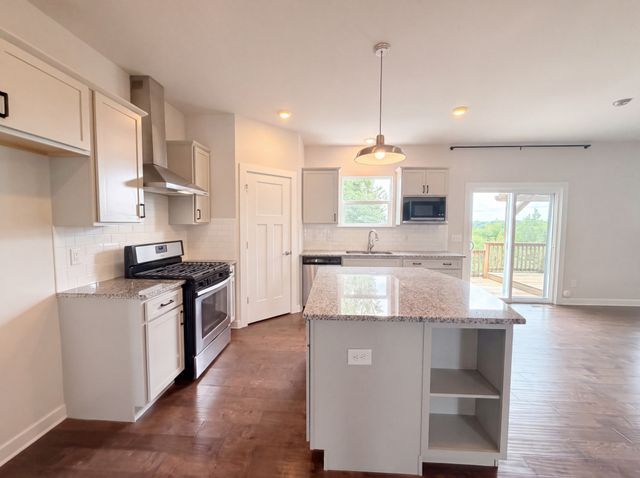 8052 Brockman Ln, Nashville, TN 37211