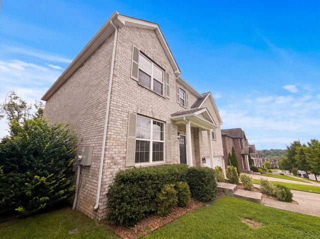 8052 Brockman Ln, Nashville, TN 37211