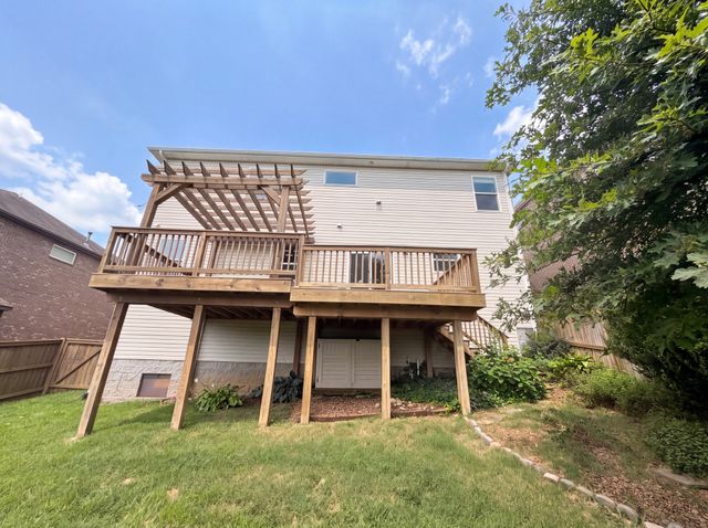 8052 Brockman Ln, Nashville, TN 37211