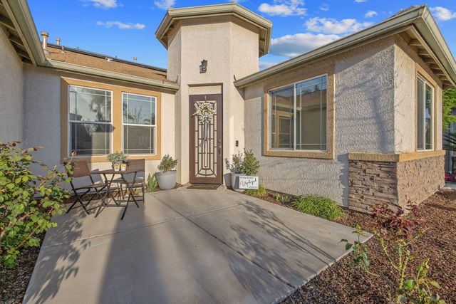 2192 N Weyrich Court, Tulare, CA 93274