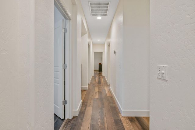 2192 N Weyrich Court, Tulare, CA 93274