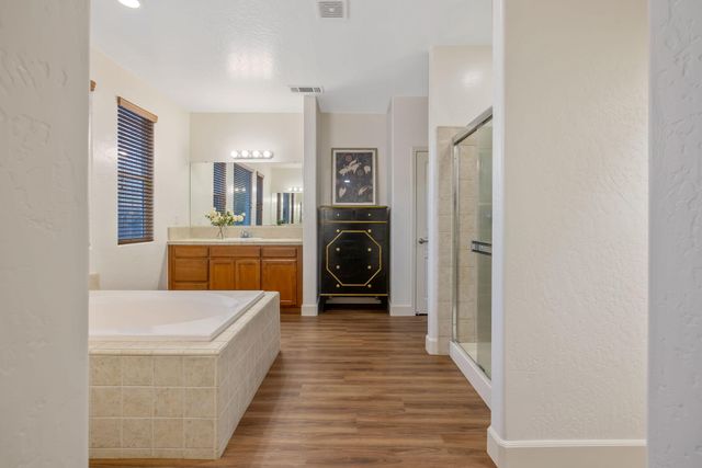 2192 N Weyrich Court, Tulare, CA 93274