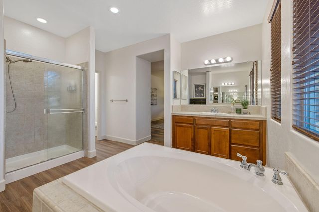 2192 N Weyrich Court, Tulare, CA 93274