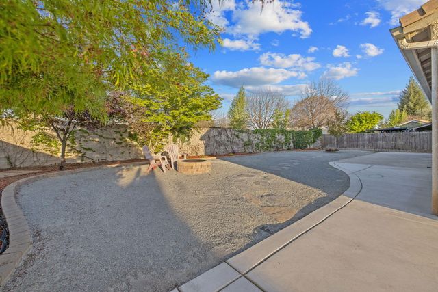 2192 N Weyrich Court, Tulare, CA 93274