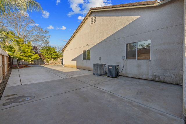 2192 N Weyrich Court, Tulare, CA 93274