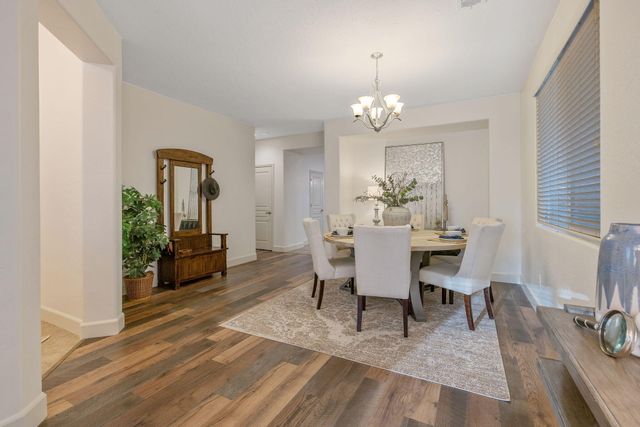 2192 N Weyrich Court, Tulare, CA 93274