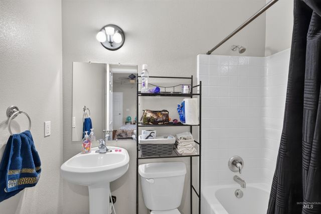 2805 W Moore St, Boise, ID 83702