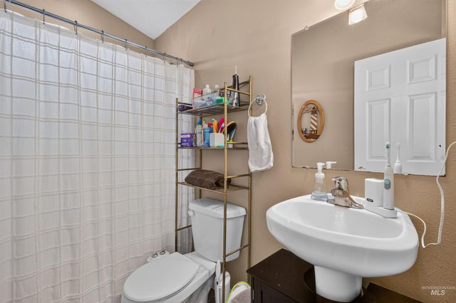 2805 W Moore St, Boise, ID 83702