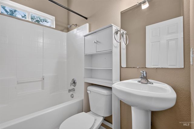 2805 W Moore St, Boise, ID 83702