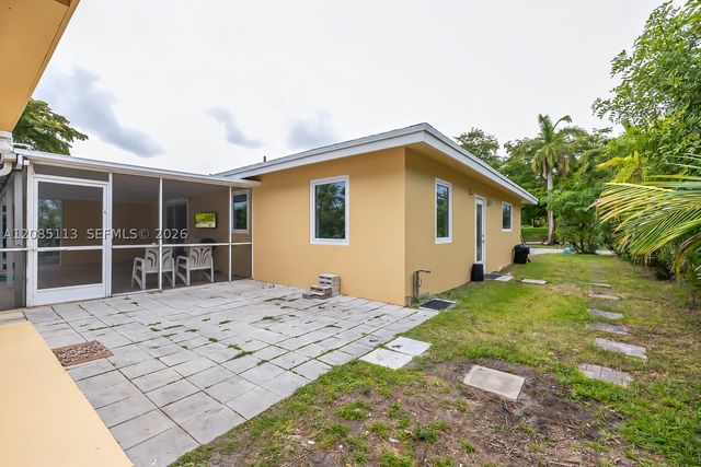 890 NW 65th Ave, Plantation, FL 33317