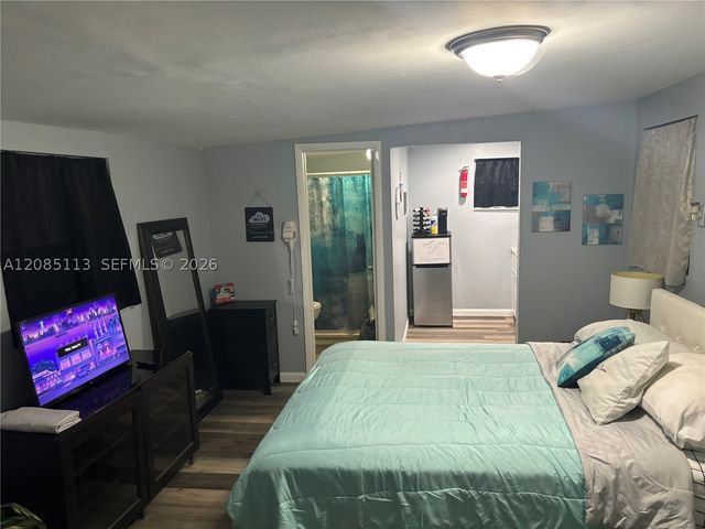 890 NW 65th Ave, Plantation, FL 33317