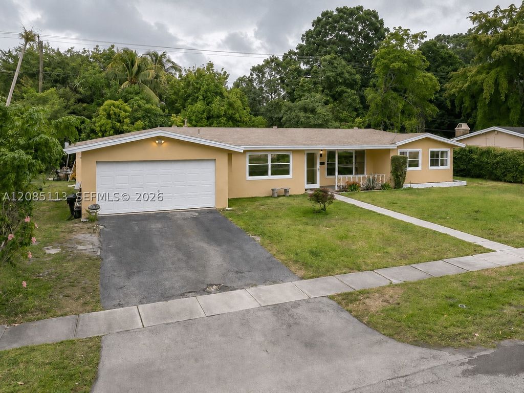 890 NW 65th Ave, Plantation, FL 33317