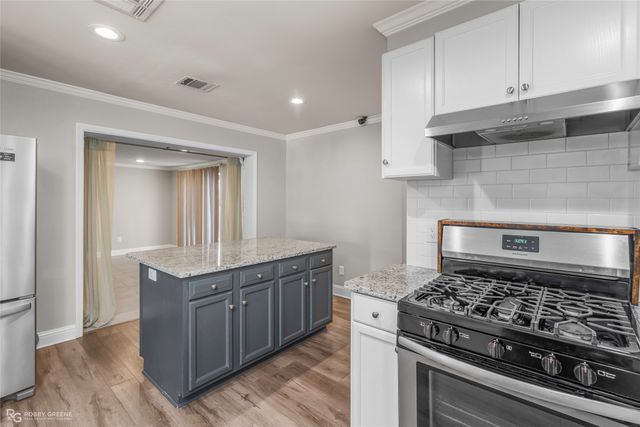 1328 Mark Avenue, Bossier City, LA 71112