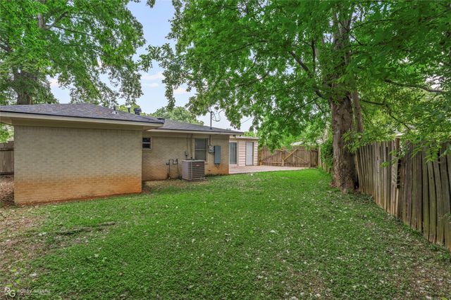 1328 Mark Avenue, Bossier City, LA 71112