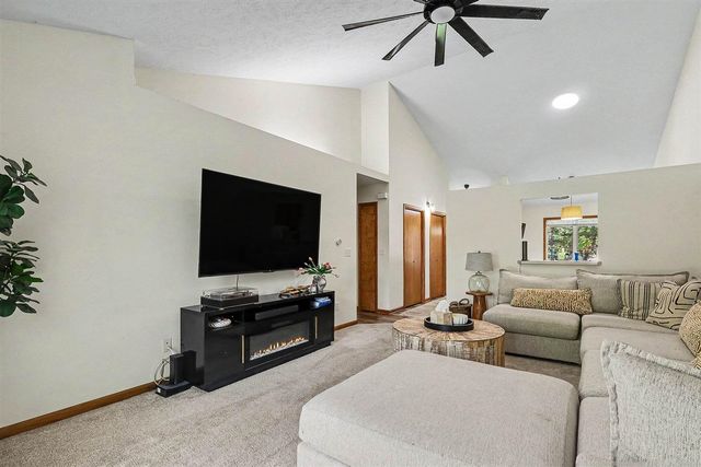 321 Nestlewood Drive, Holland, MI 49424