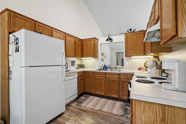 321 Nestlewood Drive, Holland, MI 49424