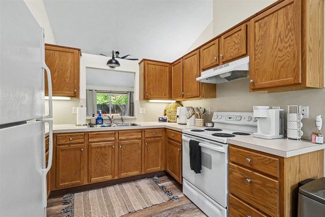 321 Nestlewood Drive, Holland, MI 49424