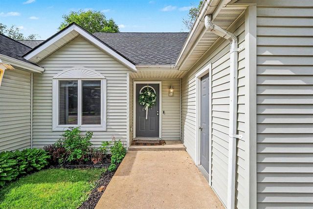 321 Nestlewood Drive, Holland, MI 49424