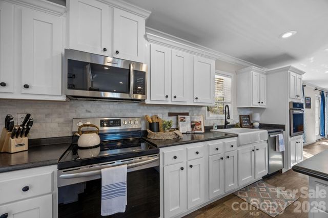 94 Leopard Drive, Waynesville, NC 28786