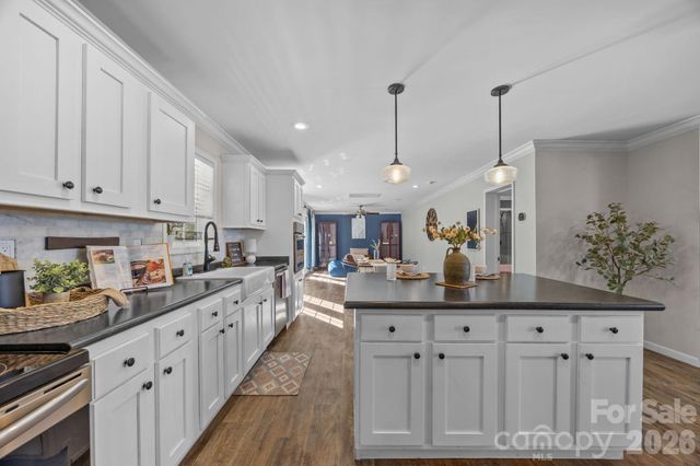 94 Leopard Drive, Waynesville, NC 28786