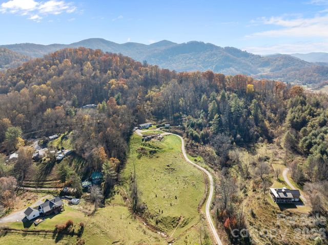 94 Leopard Drive, Waynesville, NC 28786